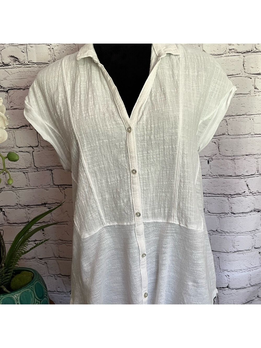 LUCKY BRAND Bright White Woven Gauze button down top sz Small like new condition - Picture 2 of 8